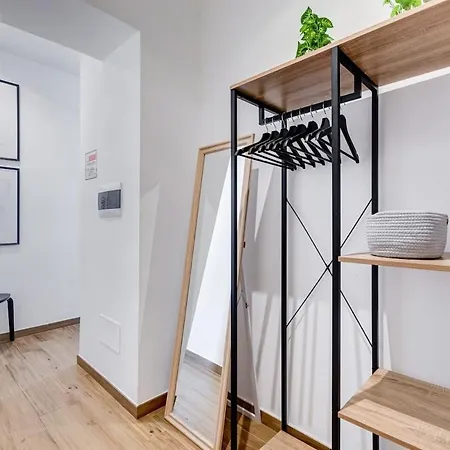 Appartamento Bdc - Majestic 4-bdr In Termini *
