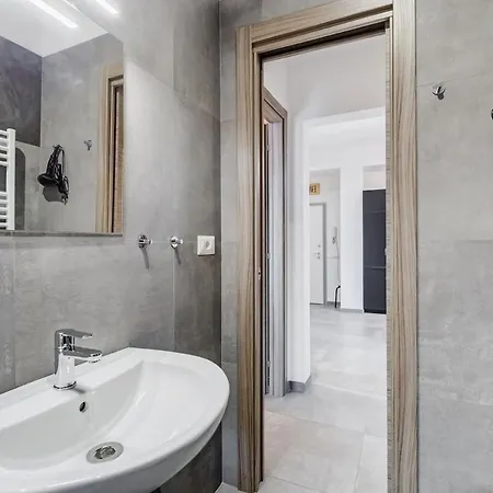 Bdc - Majestic 4-bdr In Termini Appartamento *