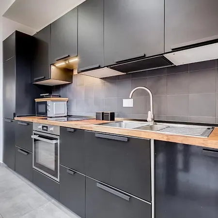 Appartamento Bdc - Majestic 4-bdr In Termini *