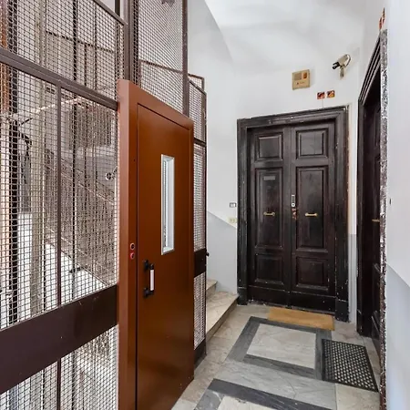 Appartement Bdc - Majestic 4-bdr In Termini